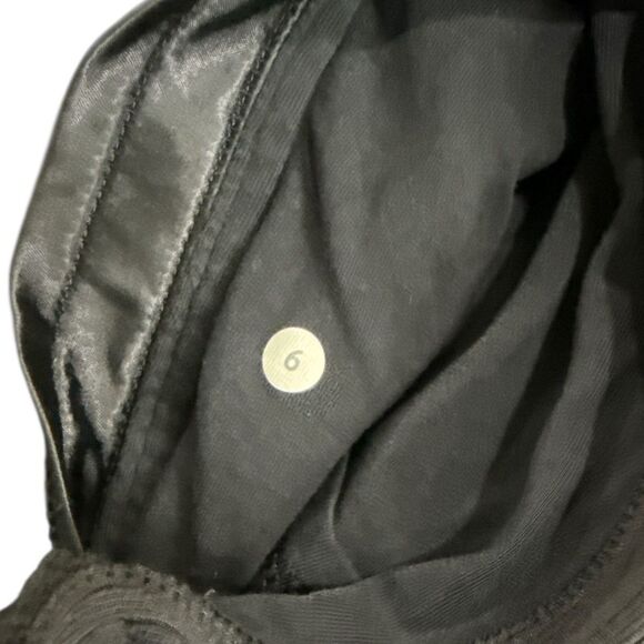 Lululemon Post Chaturanga Pullover Black Fleece Kangaroo 1/4 Zip Size: 6 - Picture 4 of 4